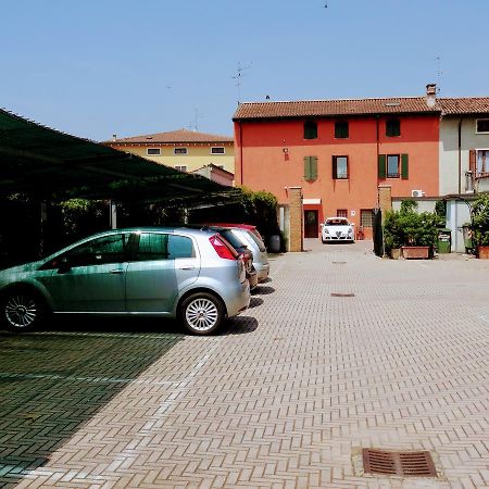 Residenza Il Giglio Panzió Mozzecane Kültér fotó