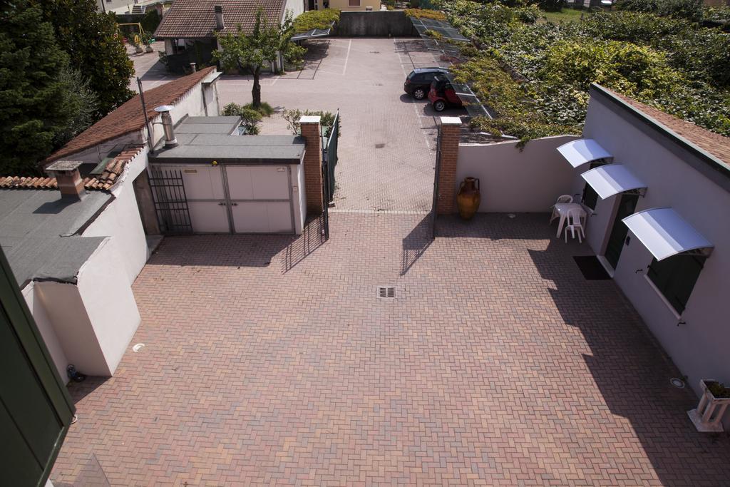 Residenza Il Giglio Panzió Mozzecane Kültér fotó