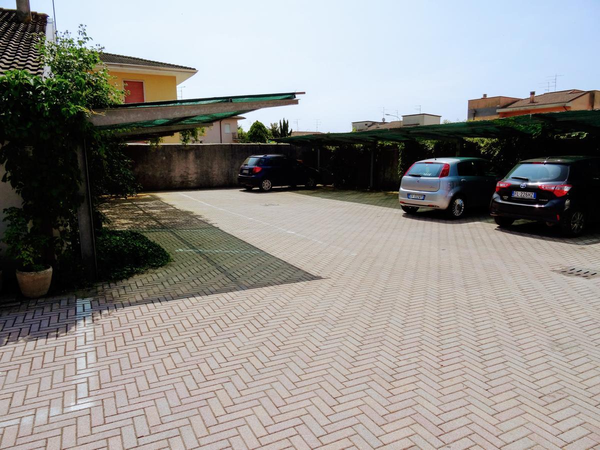 Residenza Il Giglio Panzió Mozzecane Kültér fotó